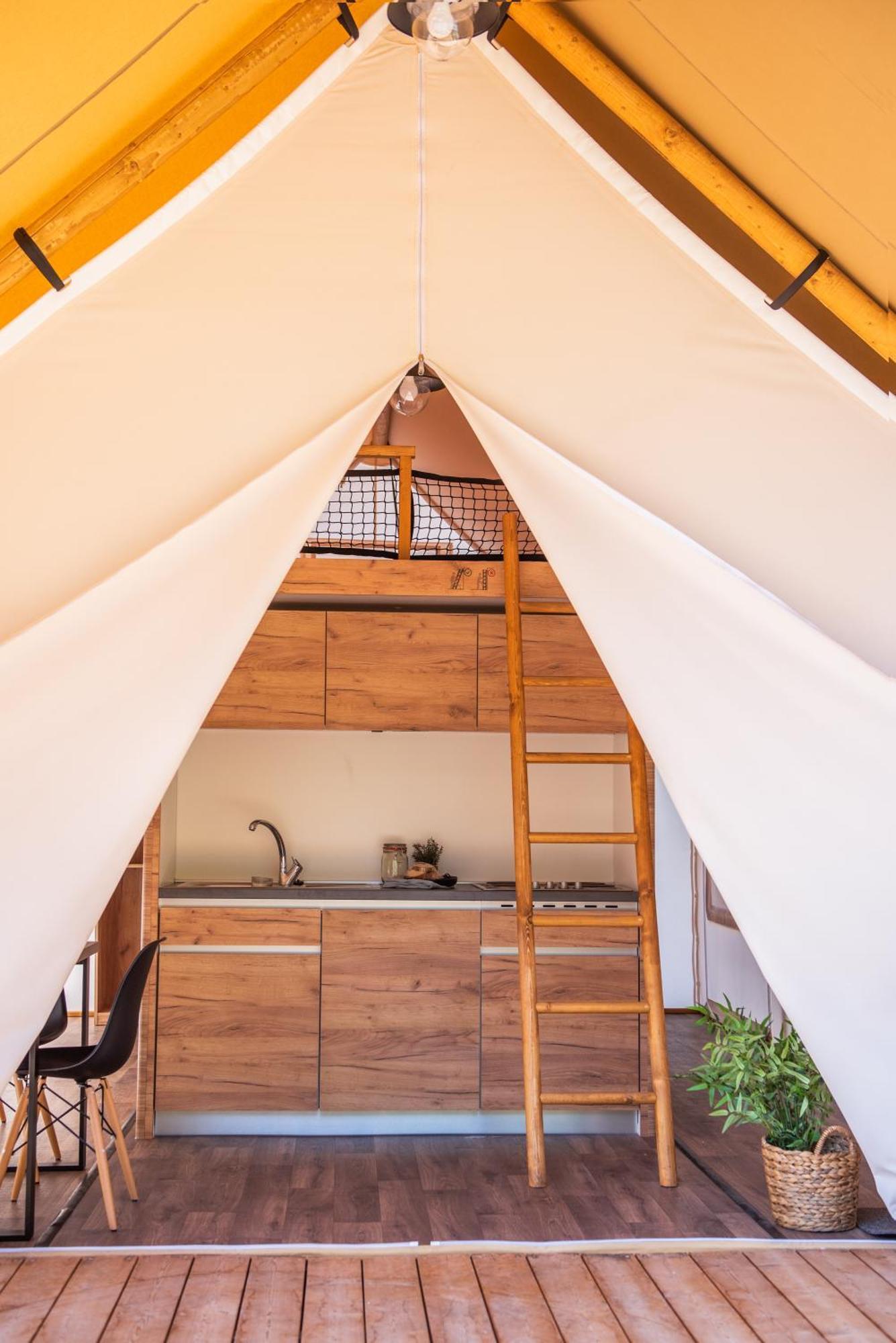 Forrest Glamping Hotel Banská Štiavnica Buitenkant foto