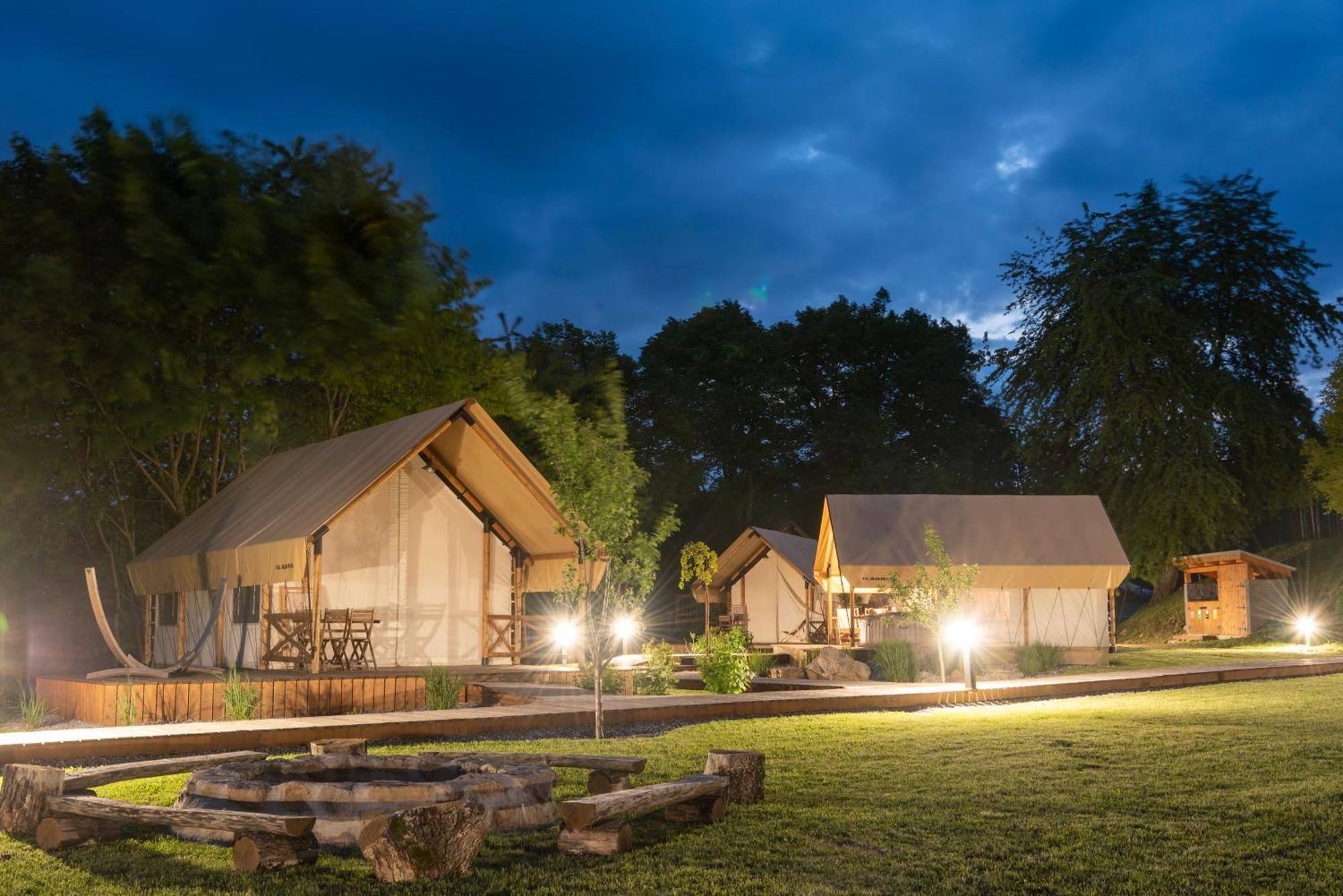 Forrest Glamping Hotel Banská Štiavnica Buitenkant foto