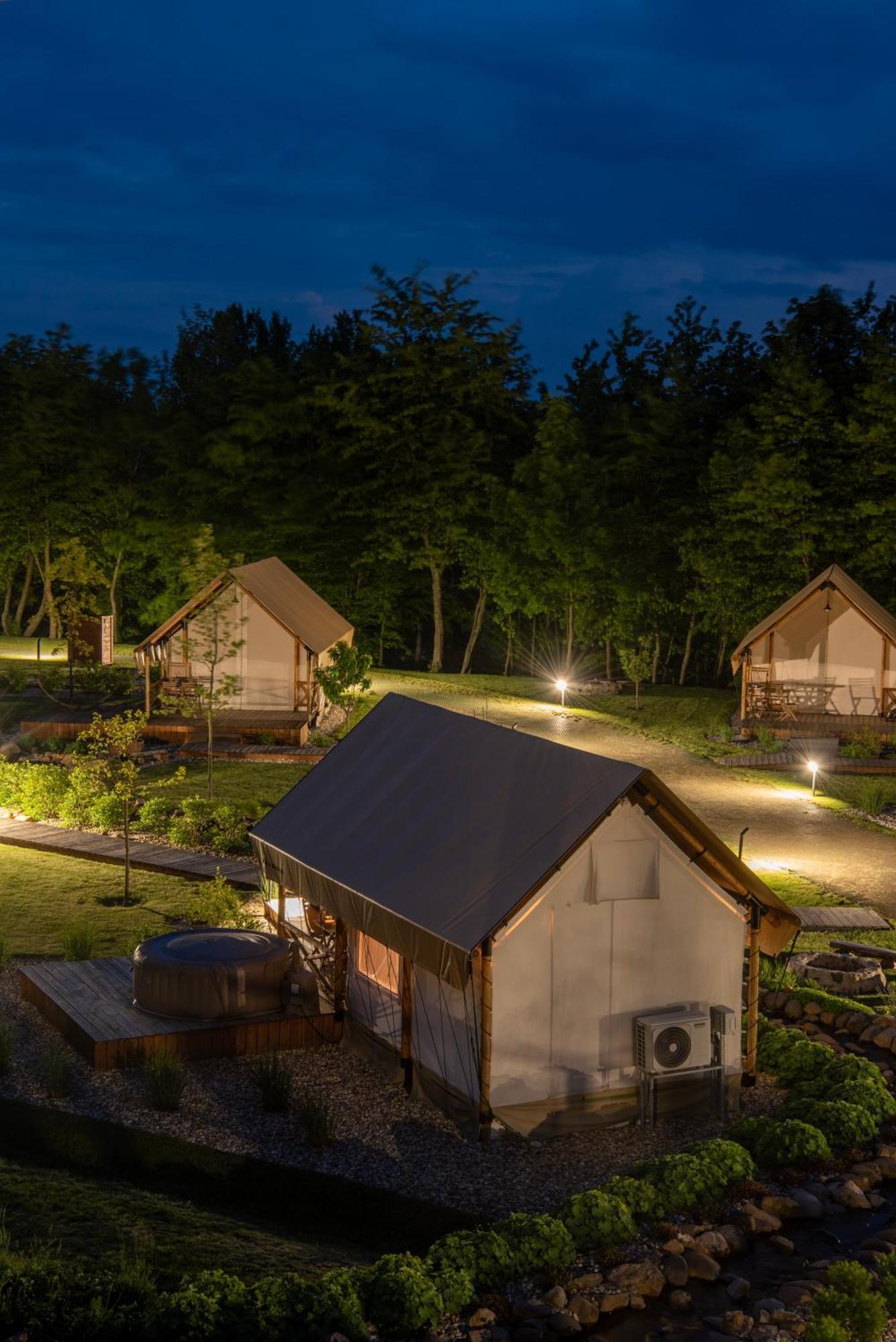 Forrest Glamping Hotel Banská Štiavnica Buitenkant foto