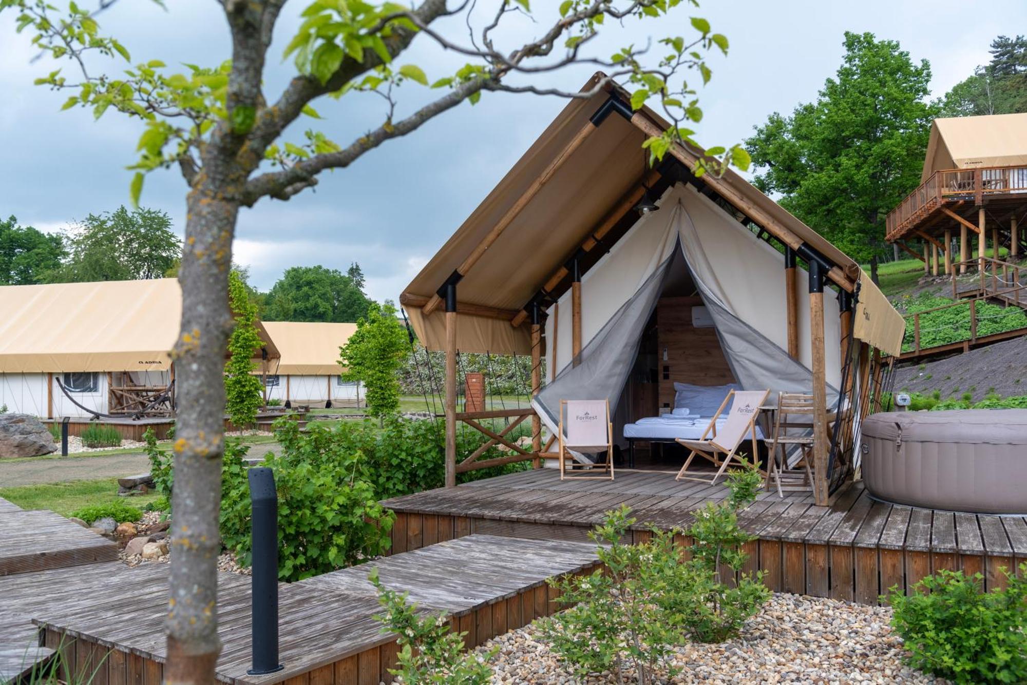 Forrest Glamping Hotel Banská Štiavnica Buitenkant foto