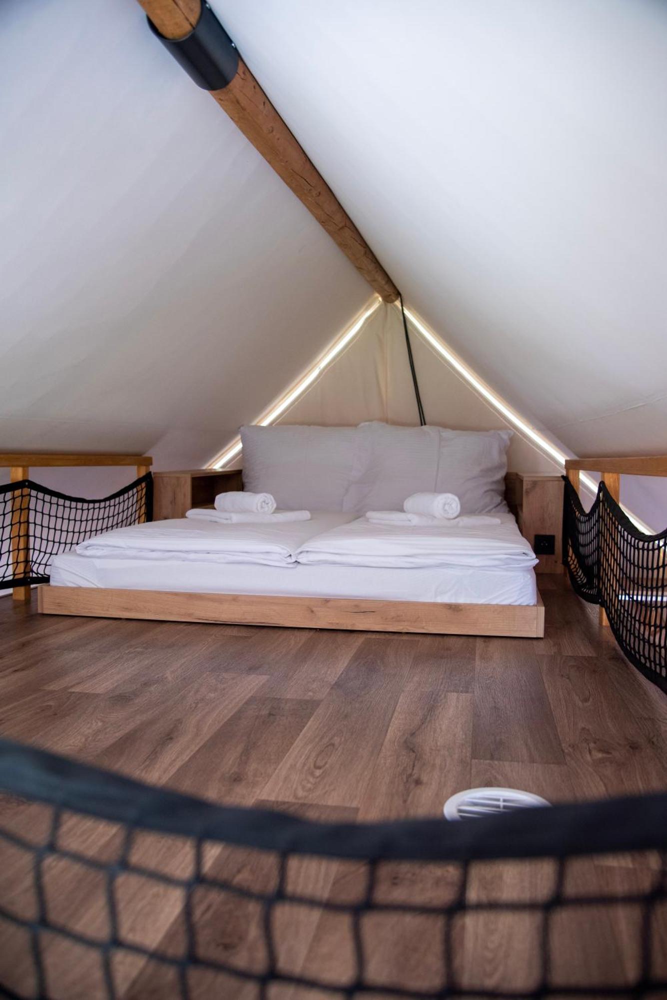 Forrest Glamping Hotel Banská Štiavnica Buitenkant foto