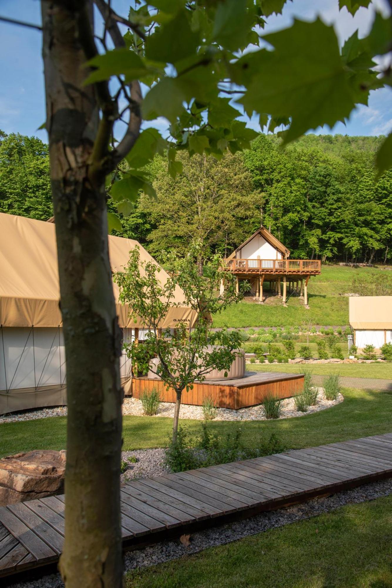 Forrest Glamping Hotel Banská Štiavnica Buitenkant foto